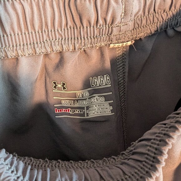 Under Armor Athletic Shorts - L - Picture 2 of 6